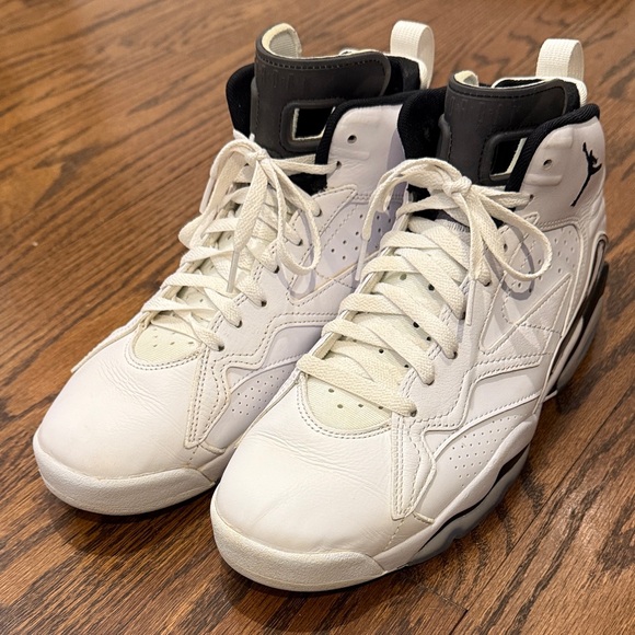 Jordan MVP White and Black Sneakers Size 9.5 - Picture 7 of 16
